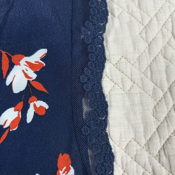 Daniel Rainn Navy Sleeveless Lace Trim Blouse - Picture 5 of 8